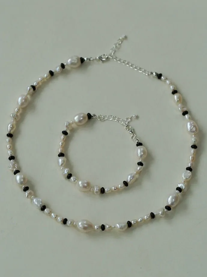 Baroque Pearl and Black Onyx Beaded Necklace