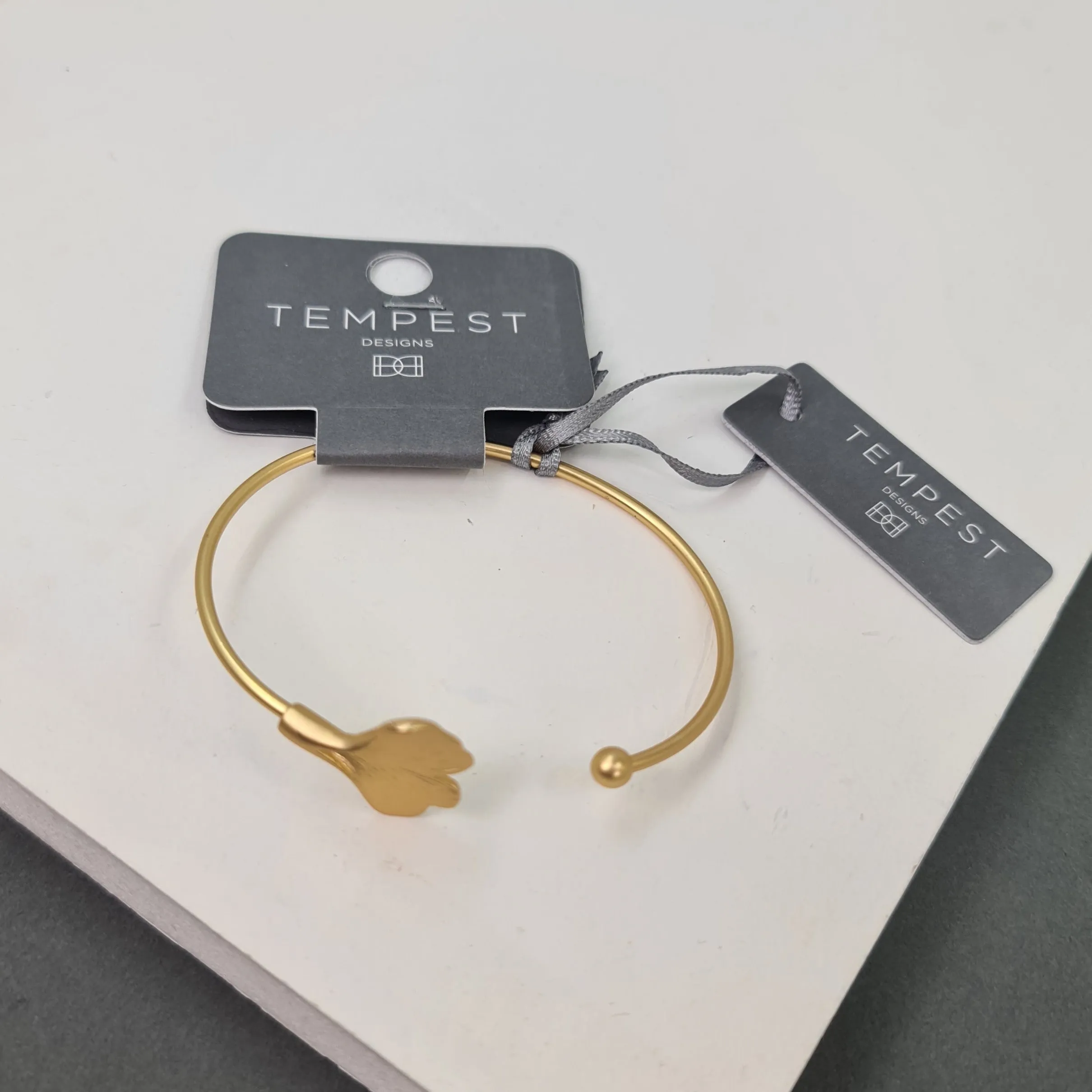Gingko leaf simple open bangle