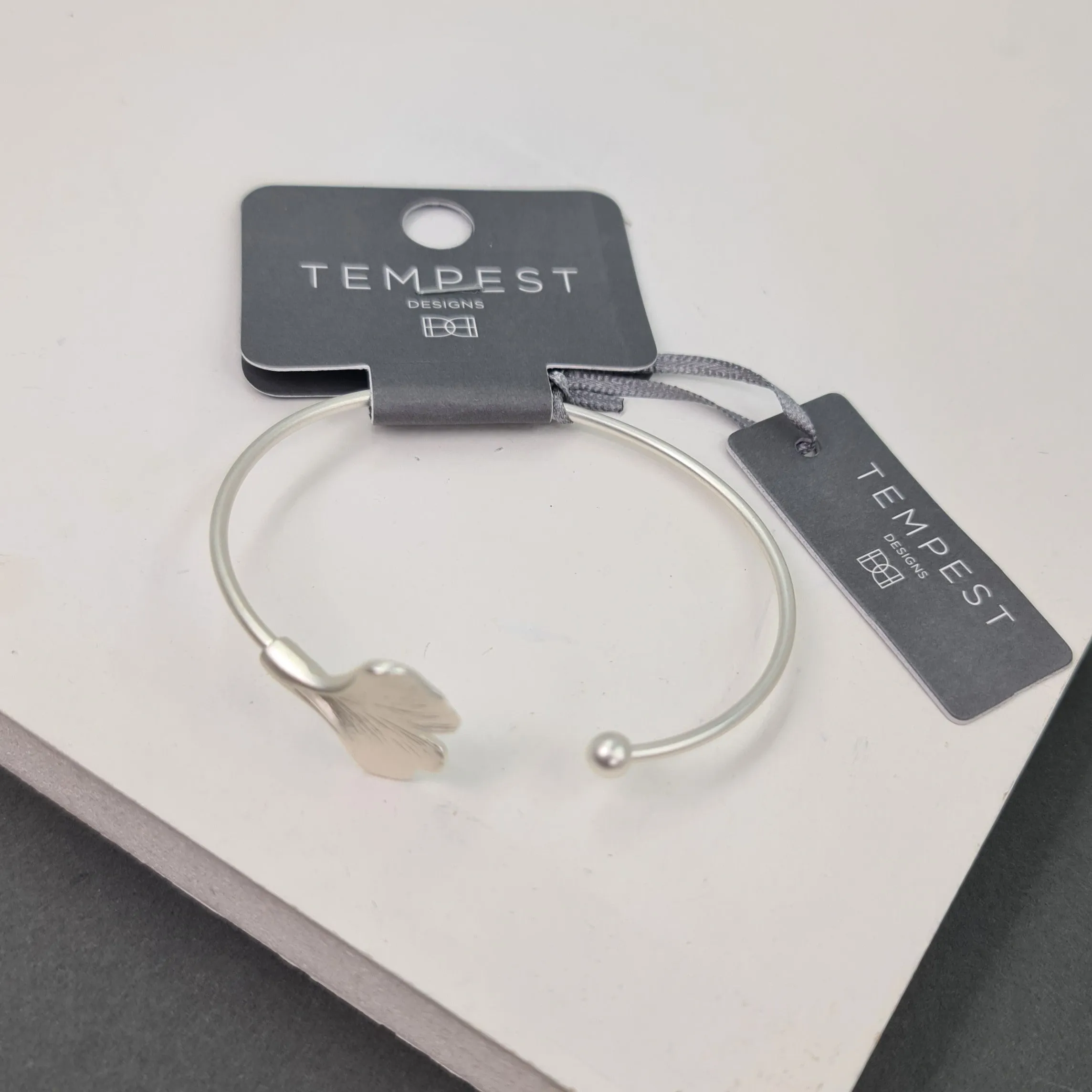 Gingko leaf simple open bangle