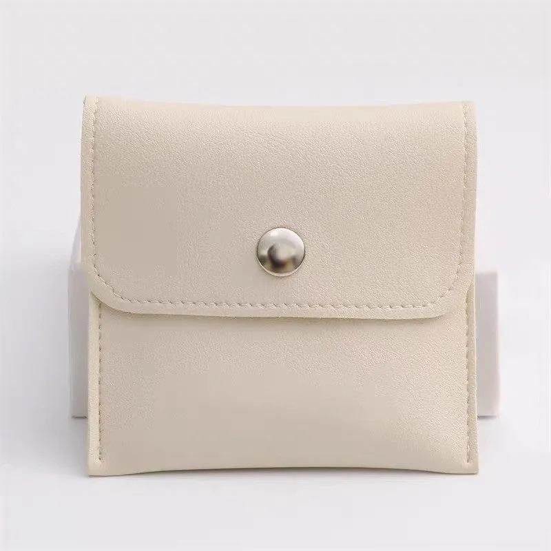 Minimalist Lustrous Pearl Necklace
